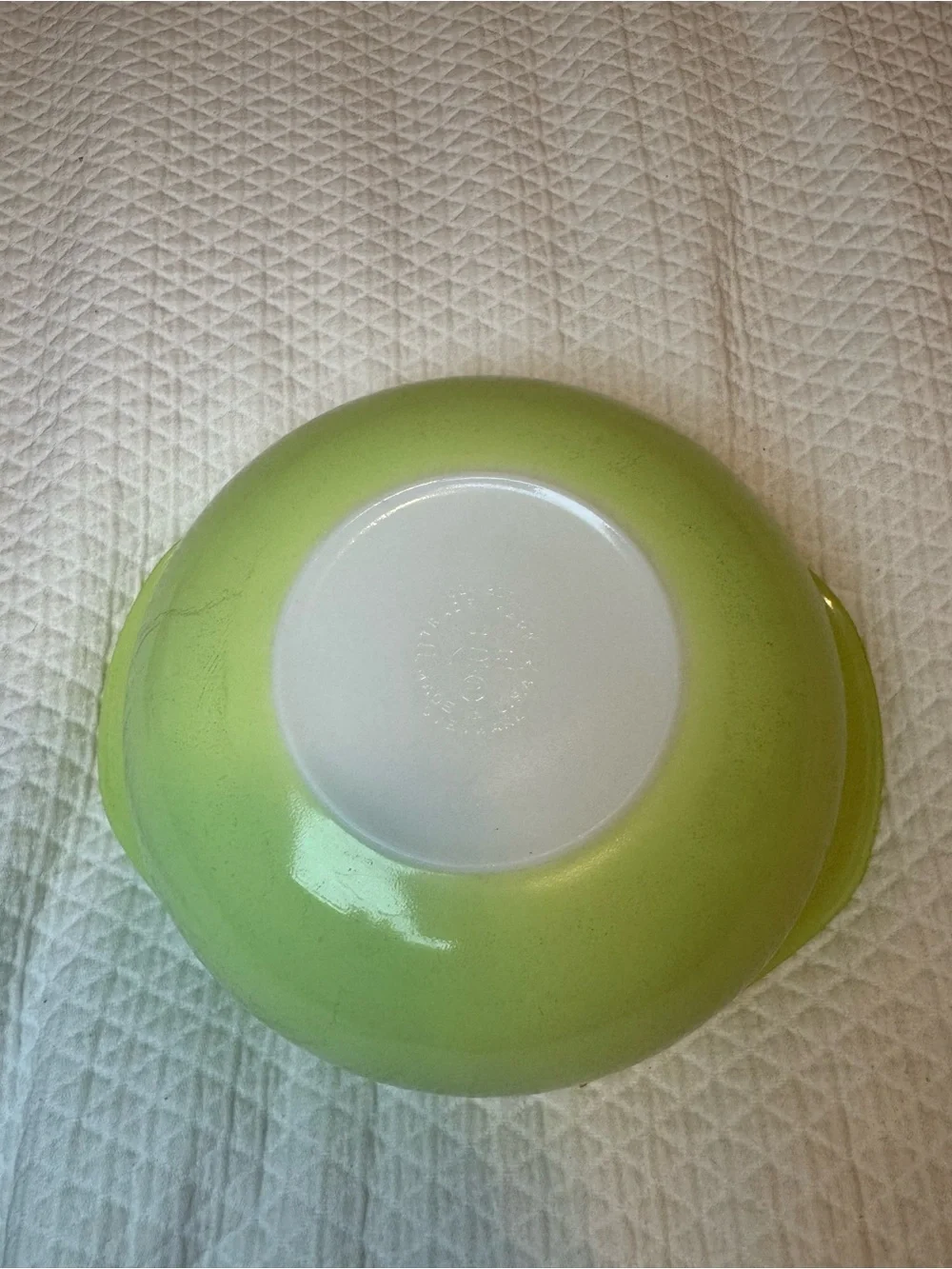 Vintage Pyrex 024 2 Qt Lime Green Round Casserole Baking Dish USA